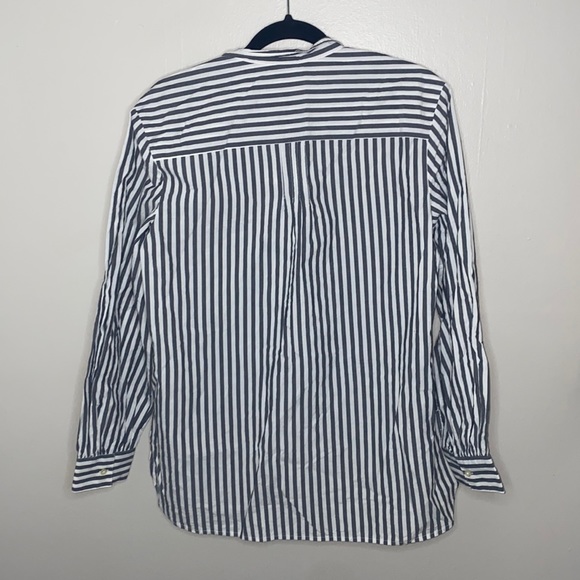 💫Trendy NWT Grey and white half button down long sleeved! - Picture 7 of 8